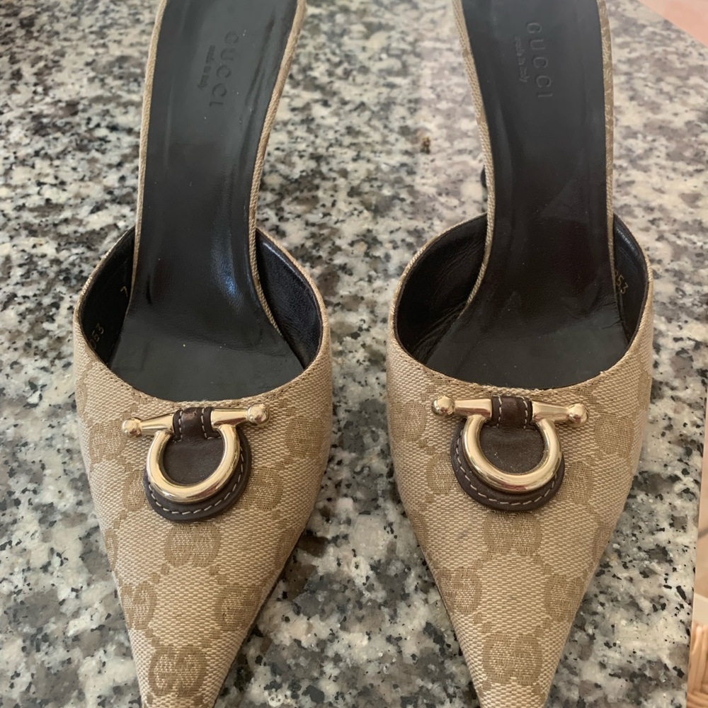 Woman shoes